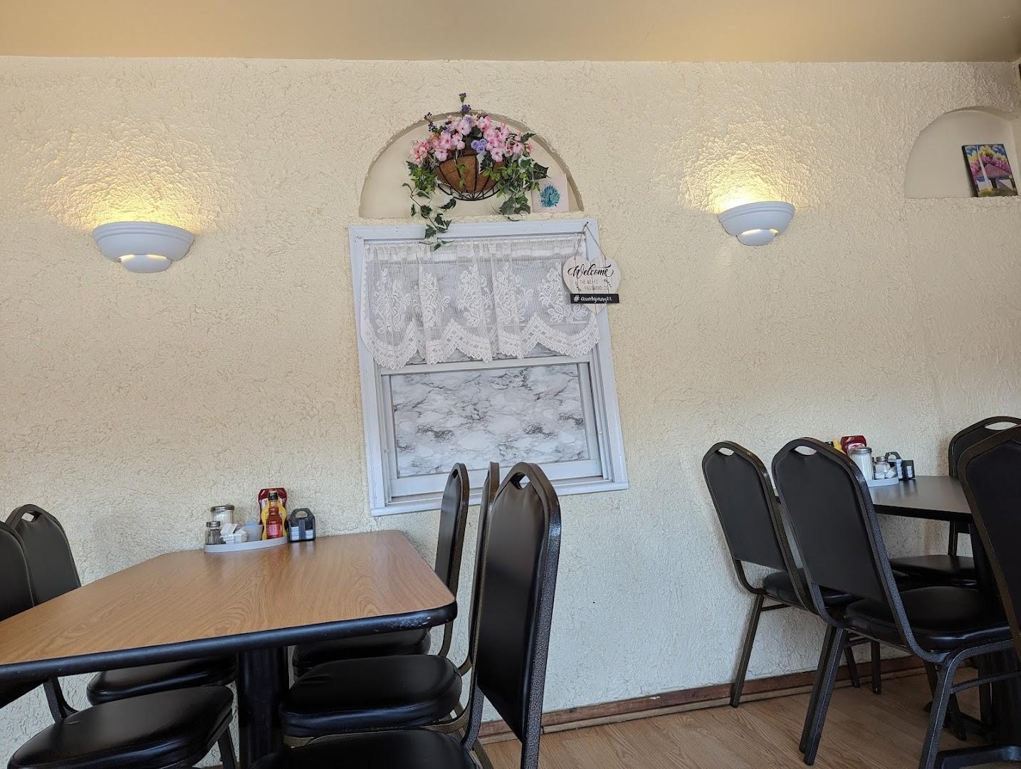 Aunt Ginny's Cafe